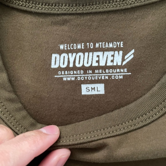 DOYOUEVEN Workout Tee in Olive Size Small - Picture 4 of 5